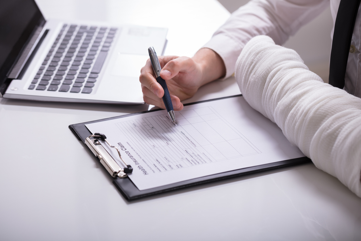 6 Ways A Lawyer Can Help You With Your Injury Claim