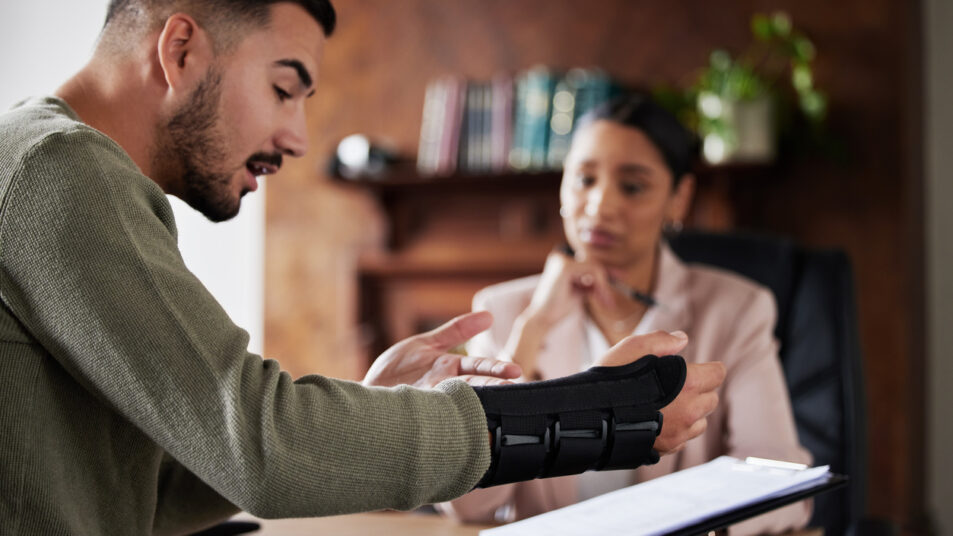 Benefits of Hiring a Personal Injury Attorney After an Accident