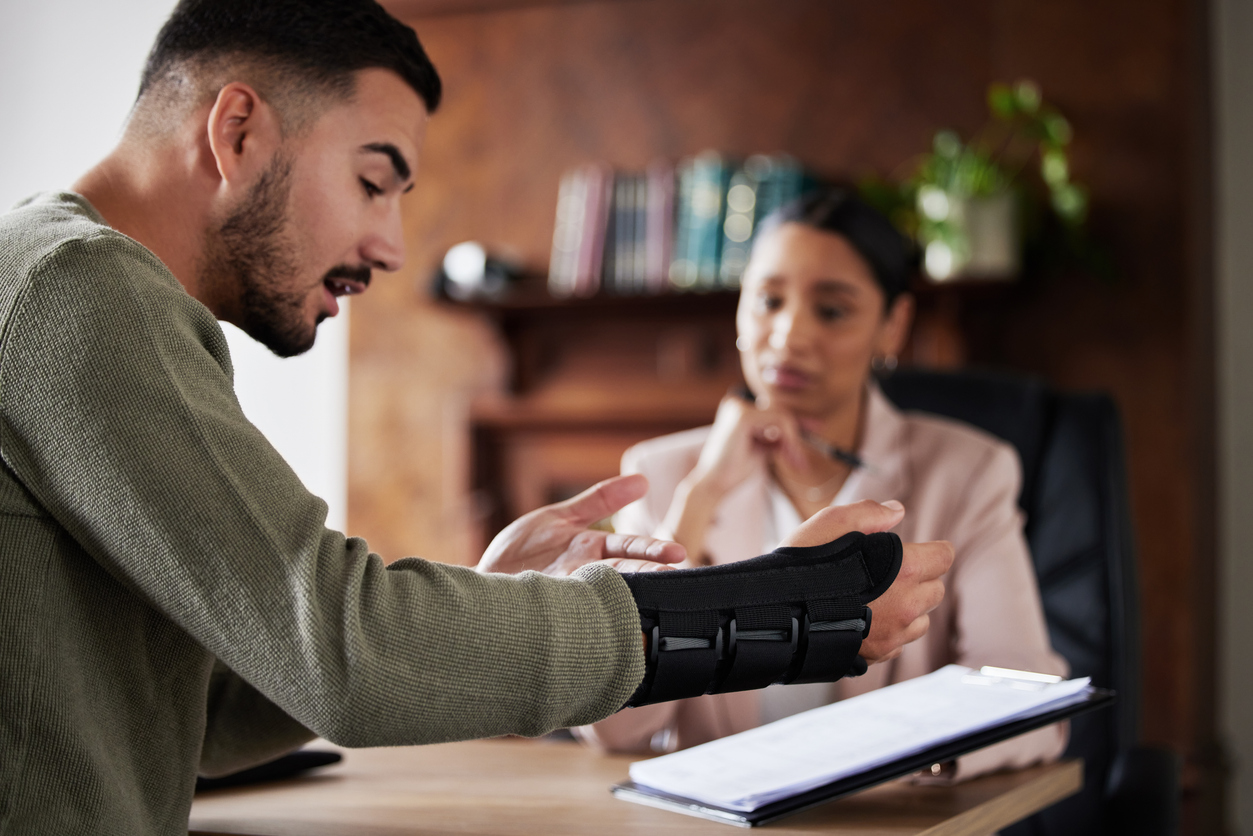 Benefits of Hiring a Personal Injury Attorney After an Accident