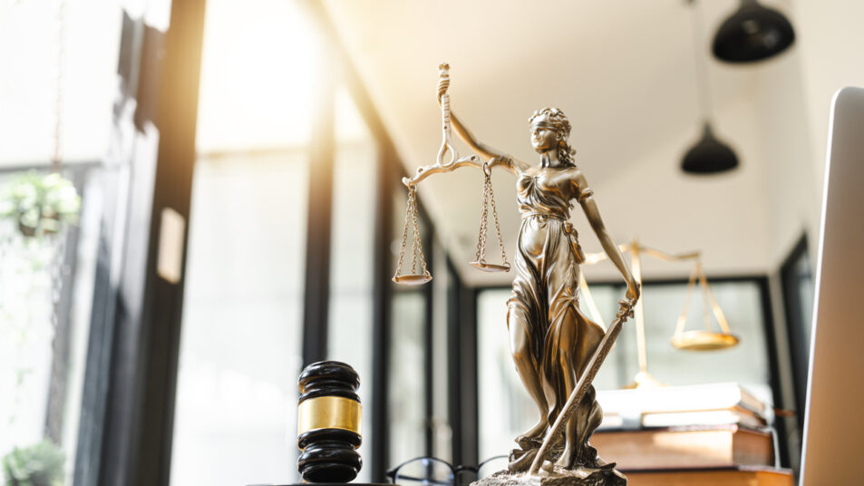 Maximize Your Injury Claim: 5 Key Roles of a Personal Injury Lawyer