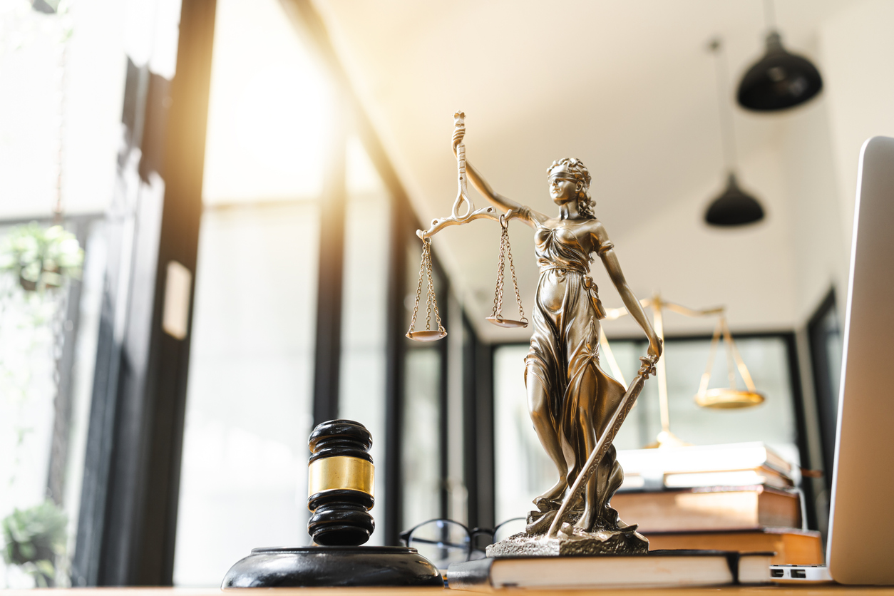 Maximize Your Injury Claim: 5 Key Roles of a Personal Injury Lawyer